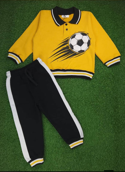 Collar Neck Sweatshirt Paired with Jogger Pants